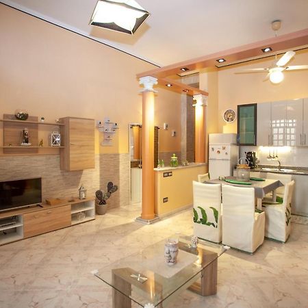 ジャルディーニ・ナクソスCasa Rosamariaアパートメント エクステリア 写真